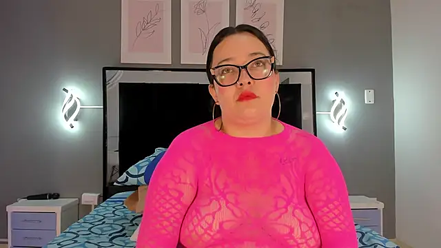 zoe curvyy online show from June 16, 12:08 pm