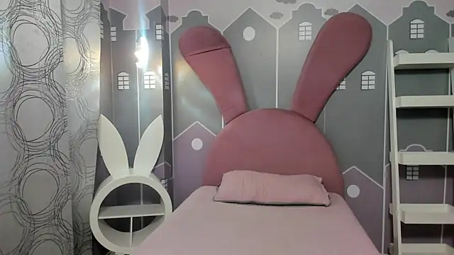 lizzy sweet4u online show from June 12, 3:49 am