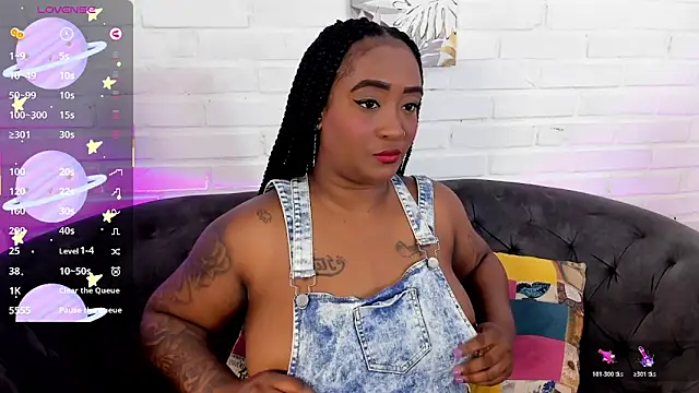 alison daniels  online show from March 15, 10:49 pm