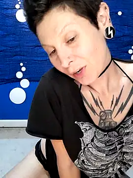 LaFemmeCyberObscura online show from August 8, 8:55 pm