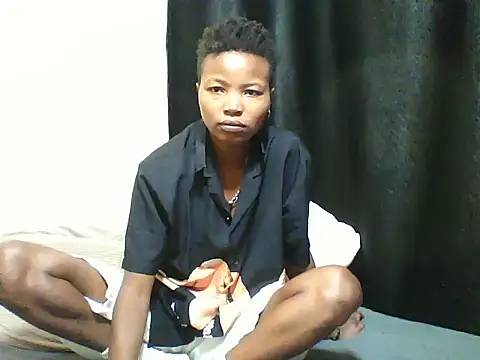 Snapshot of Bambybeauty2 chatting on June 18, 5:19 am Bambybeauty2 online show from June 18, 5:19 am