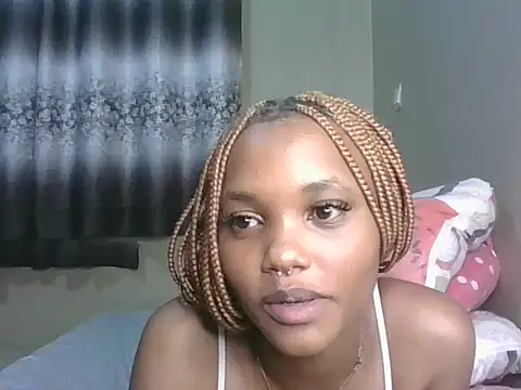 PrettyT5 online show from June 12, 9:46 pm