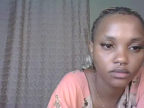 PrettyT5 online show from June 28, 5:52 pm