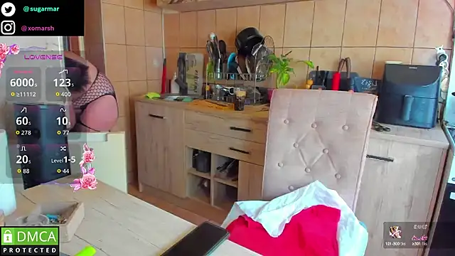 Snapshot of xmarshax chatting on September 18, 10:17 am xmarshax online show from September 18, 10:17 am