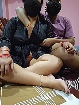 DesiPinkCouple online show from May 25, 8:26 pm