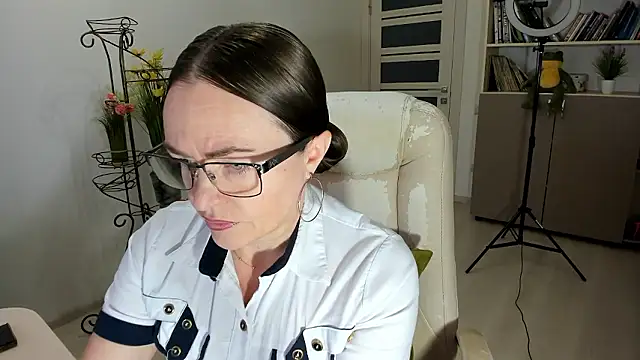 Snapshot of Vika73 chatting on January 13, 6:51 am Vika73 online show from January 13, 6:51 am