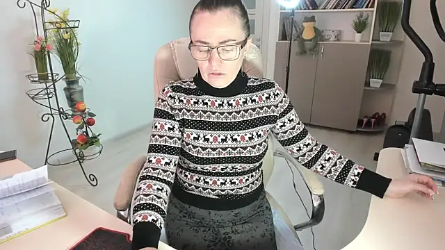 Snapshot of Vika73 chatting on February 2, 6:34 am Vika73 online show from February 2, 6:34 am