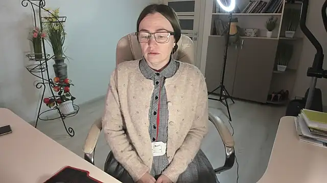 Snapshot of Vika73 chatting on February 4, 6:08 am Vika73 online show from February 4, 6:08 am