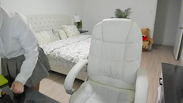 Snapshot of Vika73 chatting on February 20, 12:27 pm Vika73 online show from February 20, 12:27 pm