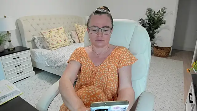 Snapshot of Vika73 chatting on March 26, 11:49 am Vika73 online show from March 26, 11:49 am