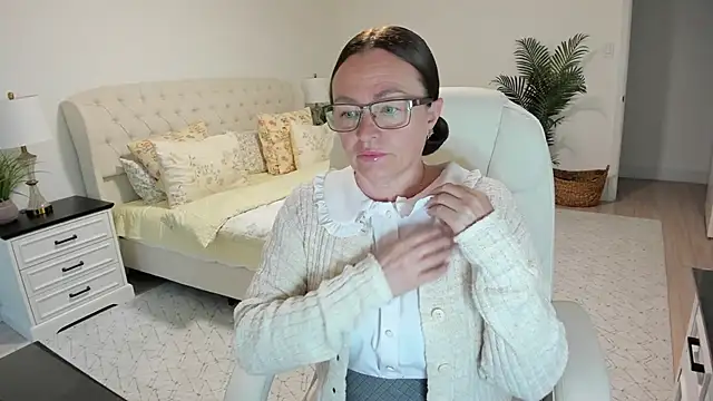 Vika73 online show from May 18, 10:43 am