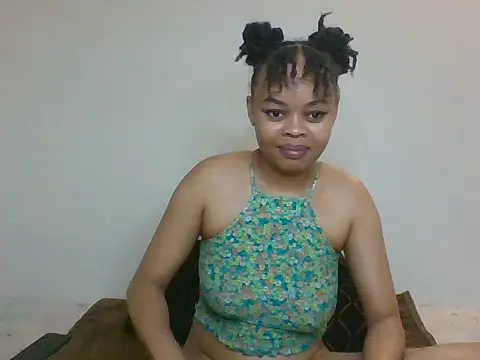 Snapshot of cessylolla8 chatting on July 9, 4:00 pm cessylolla8 online show from July 9, 4:00 pm