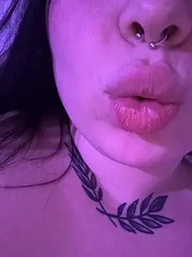 decimememe online show from May 19, 2:29 am