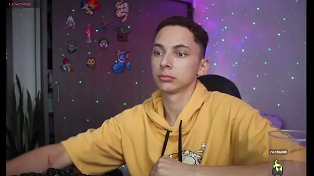 Snapshot of archi_love chatting on February 5, 1:22 pm archi love online show from February 5, 1:22 pm