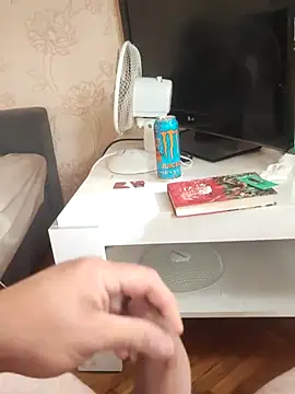 Snapshot of Mateusz2817cm chatting on July 24, 7:17 am Mateusz2817cm online show from July 24, 7:17 am