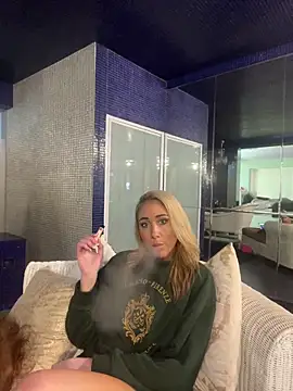 MirrorMia online show from May 19, 10:43 am