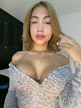 Snapshot of Emily_Rous01 chatting on July 2, 1:39 pm Emily Rous01 online show from July 2, 1:39 pm