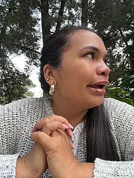 Snapshot of NoahJade chatting on July 18, 3:05 pm NoahJade online show from July 18, 3:05 pm