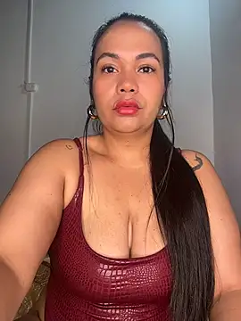 Snapshot of NoahJade chatting on July 25, 9:29 am NoahJade online show from July 25, 9:29 am