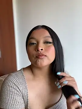 ChloeMilky online show from May 20, 3:07 pm