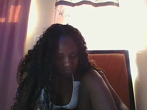 Snapshot of Ellaa_doll chatting on July 13, 1:47 pm Ellaa doll online show from July 13, 1:47 pm