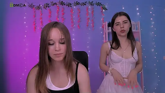 lyra desire online show from June 25, 7:29 pm