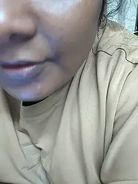 Yazhi THUG DeSi online show from May 19, 1:28 pm