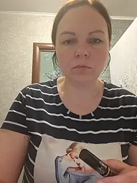 Snapshot of Meri_a chatting on June 20, 10:51 am Meri a online show from June 20, 10:51 am