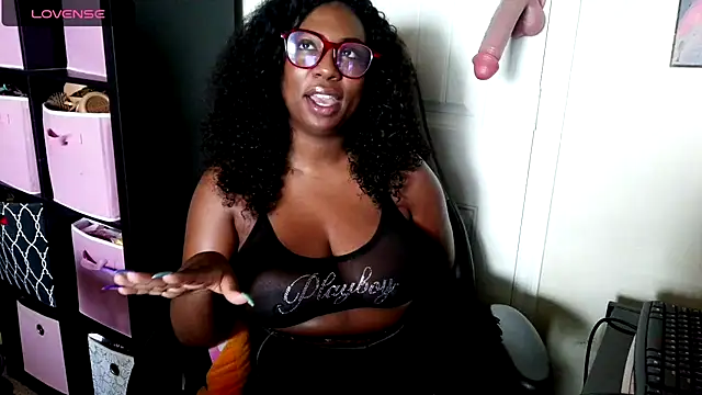 CyndyLouWho online show from June 11, 5:55 pm