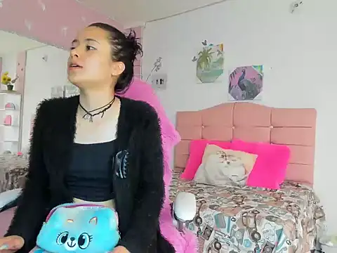 ivyyemerald  online show from June 16, 1:03 pm