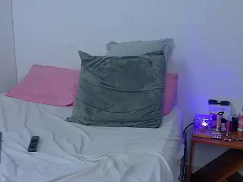skoook gray  online show from June 25, 12:20 pm