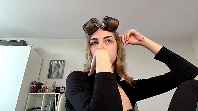 BlairisDarling online show from May 21, 1:40 pm