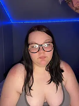 Queenbaddie21 online show from May 20, 2:51 am