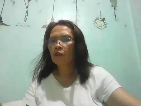 momshe2026 online show from June 18, 1:15 pm