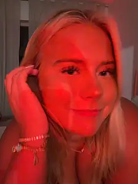 sandra08a online show from May 24, 10:15 pm