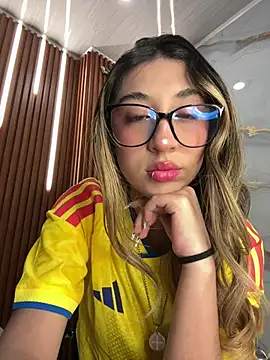 isa sweet1  online show from June 17, 11:23 am