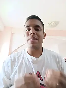 MiloThatch08 online show from May 22, 1:39 pm