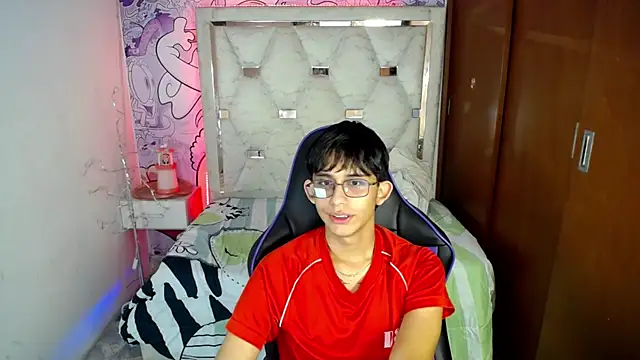 zxvn n online show from June 4, 1:17 pm