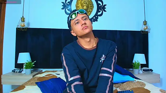 Thiago Nova online show from June 3, 3:20 am