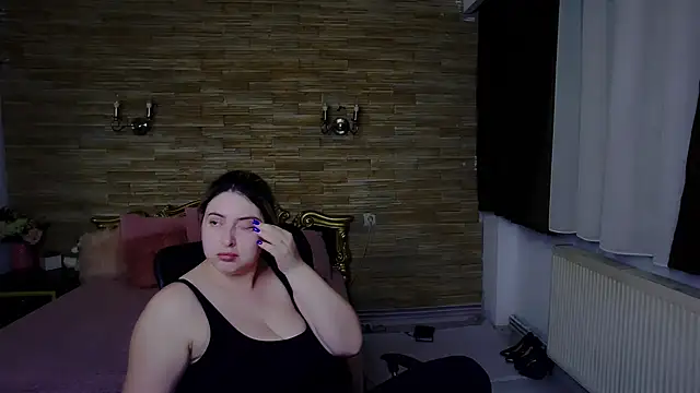 Snapshot of MiraHaze chatting on December 17, 3:17 am MiraHaze online show from December 17, 3:17 am