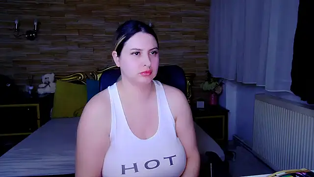 Snapshot of MiraHaze chatting on February 12, 6:51 pm MiraHaze online show from February 12, 6:51 pm