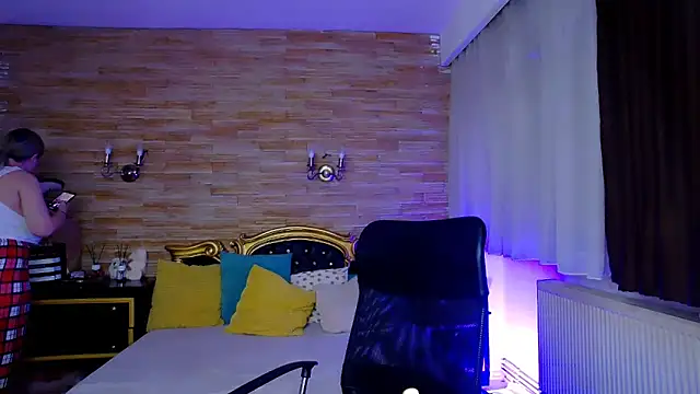 Snapshot of MiraHaze chatting on February 16, 2:54 pm MiraHaze online show from February 16, 2:54 pm