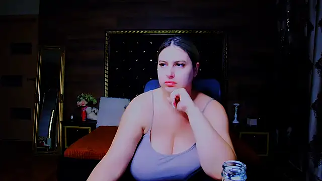 Snapshot of MiraHaze chatting on October 13, 7:08 am MiraHaze online show from October 13, 7:08 am