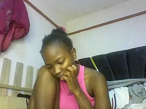 Snapshot of aliana082169 chatting on June 2, 8:05 am aliana082169 online show from June 2, 8:05 am