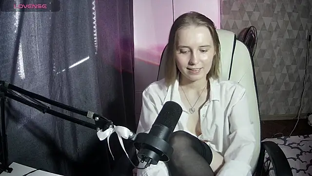 Mia liss  online show from June 10, 10:36 am