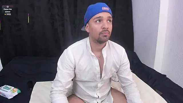 Snapshot of max_ed chatting on May 27, 3:36 am max ed online show from May 27, 3:36 am