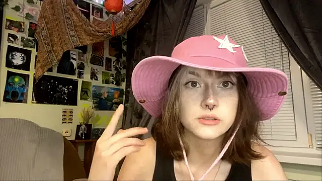 YourFavoriteAltgirl online show from May 21, 9:33 pm