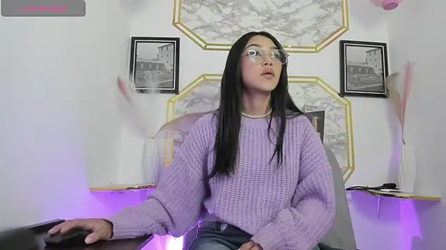 jaulyn 18   online show from May 30, 9:01 pm