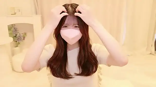 Yuinyaaa online show from June 9, 7:31 am