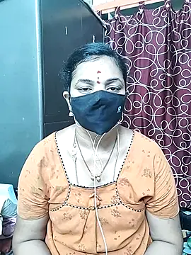 Snapshot of Leela_555 chatting on June 16, 11:07 pm Leela 555 online show from June 16, 11:07 pm